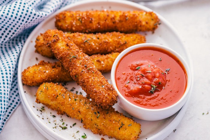 Mozzarella Sticks with Marinara Sauce